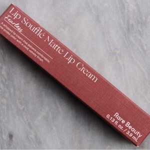 RARE BEAUTY LIP SOUFFLE MATTE CREAM LIPSTICK - FEARLESS COLOR